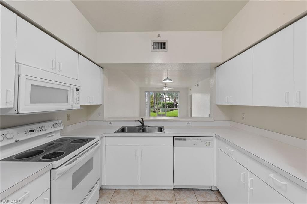 3250 Cypress Glen WAY # 406, NAPLES FL 34109-7