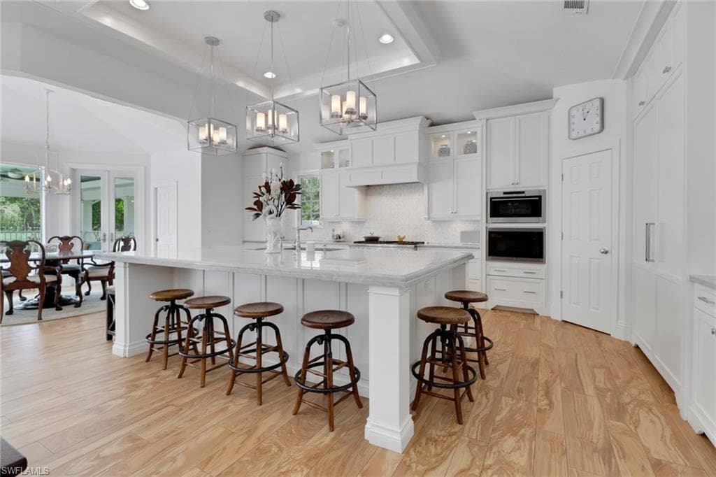 13101 Pond Apple DR E, NAPLES FL 34119-6