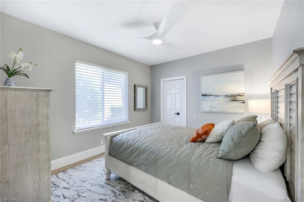 237 Charleston CT, NAPLES FL 34110-16