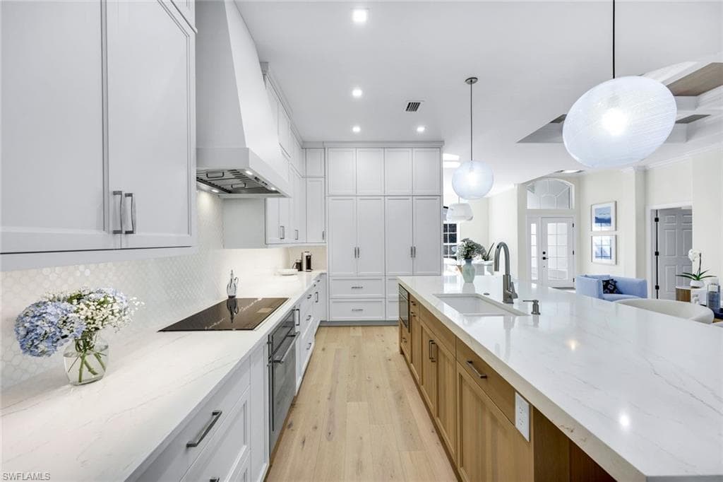 237 Charleston CT, NAPLES FL 34110-6