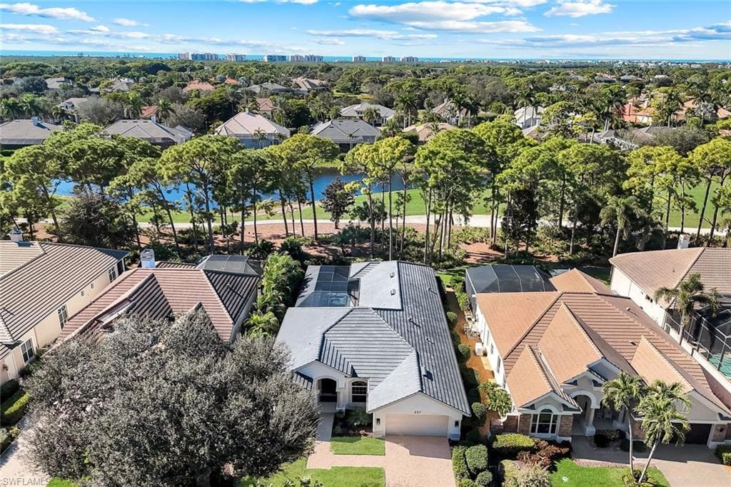237 Charleston CT, NAPLES FL 34110-29