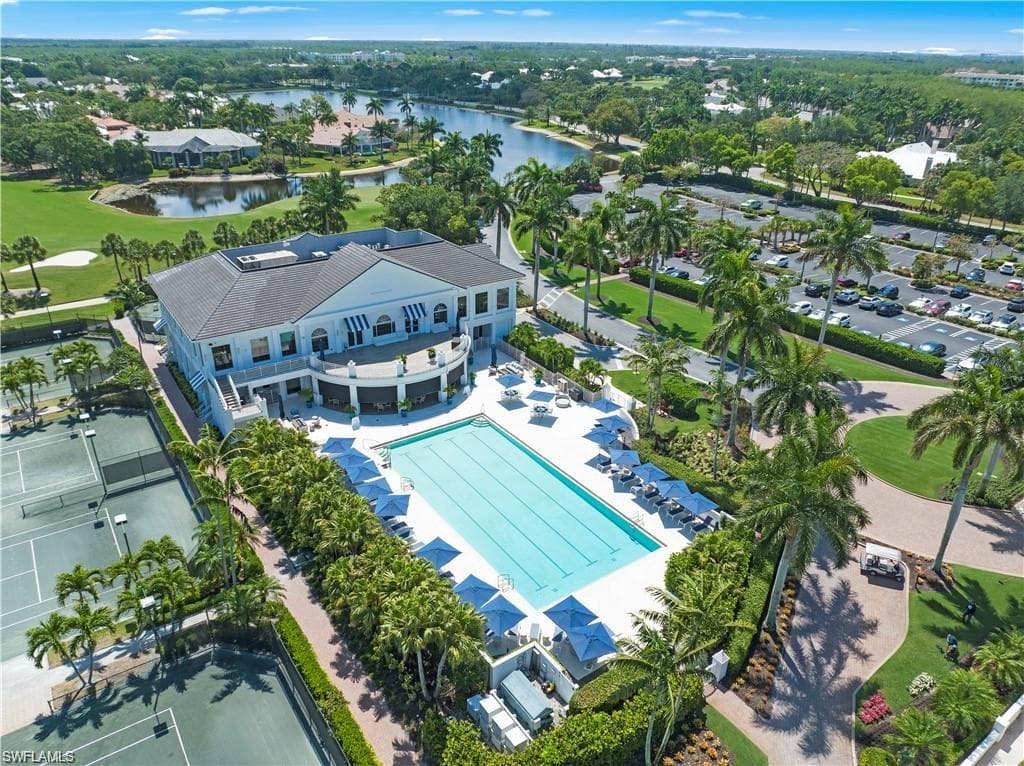 237 Charleston CT, NAPLES FL 34110-38