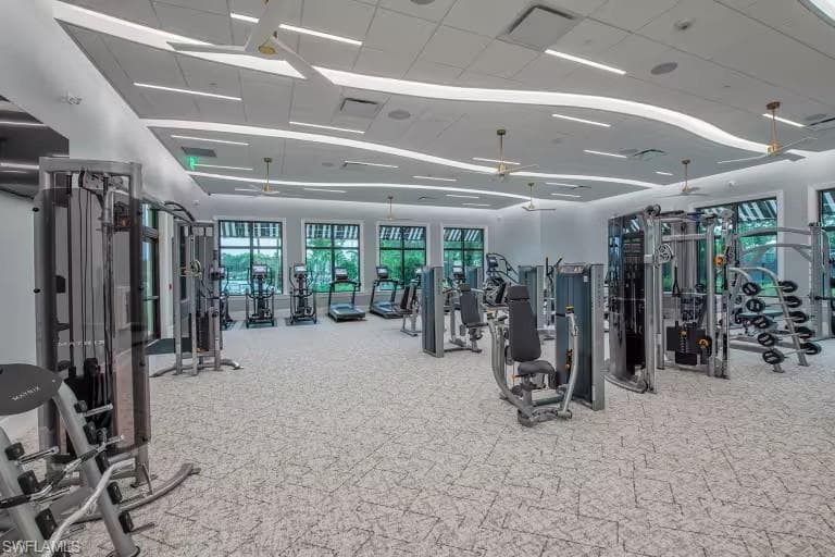 1904 Sierra CT, NAPLES FL 34120-22