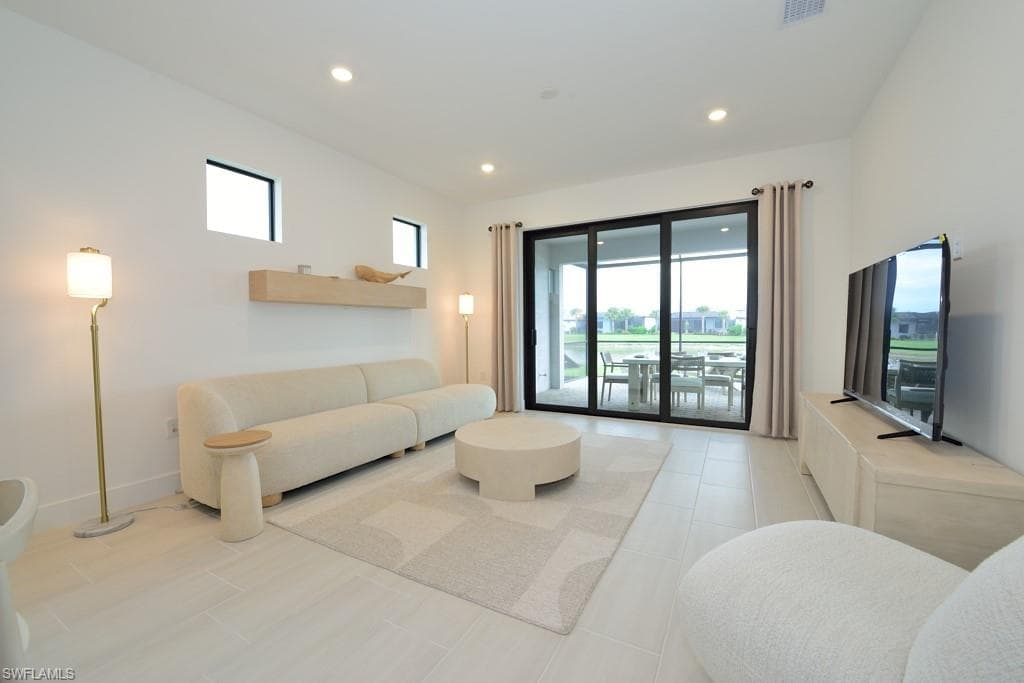 1904 Sierra CT, NAPLES FL 34120-1