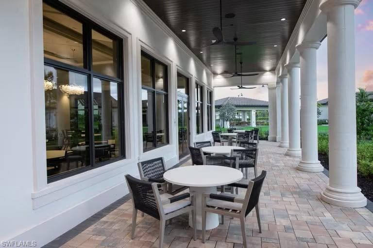 1904 Sierra CT, NAPLES FL 34120-23