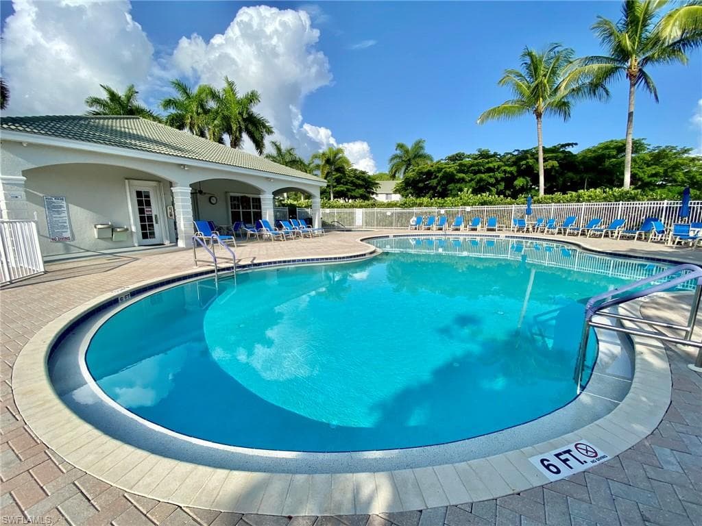 8151 Pacific Beach DR, FORT MYERS FL 33966-1