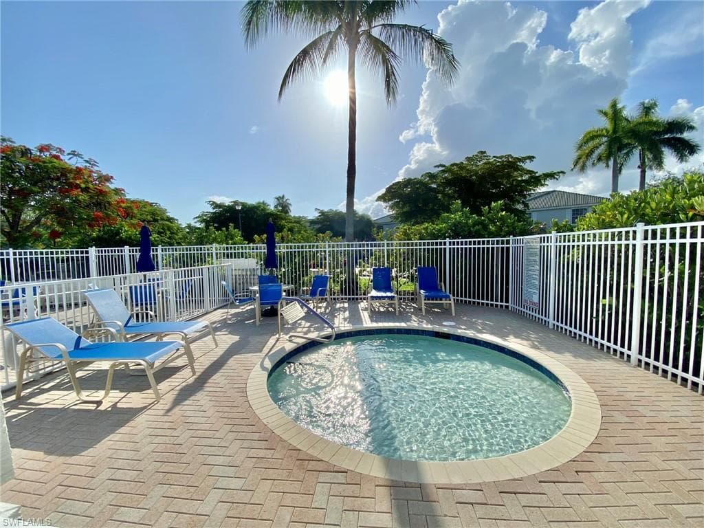 8151 Pacific Beach DR, FORT MYERS FL 33966-3