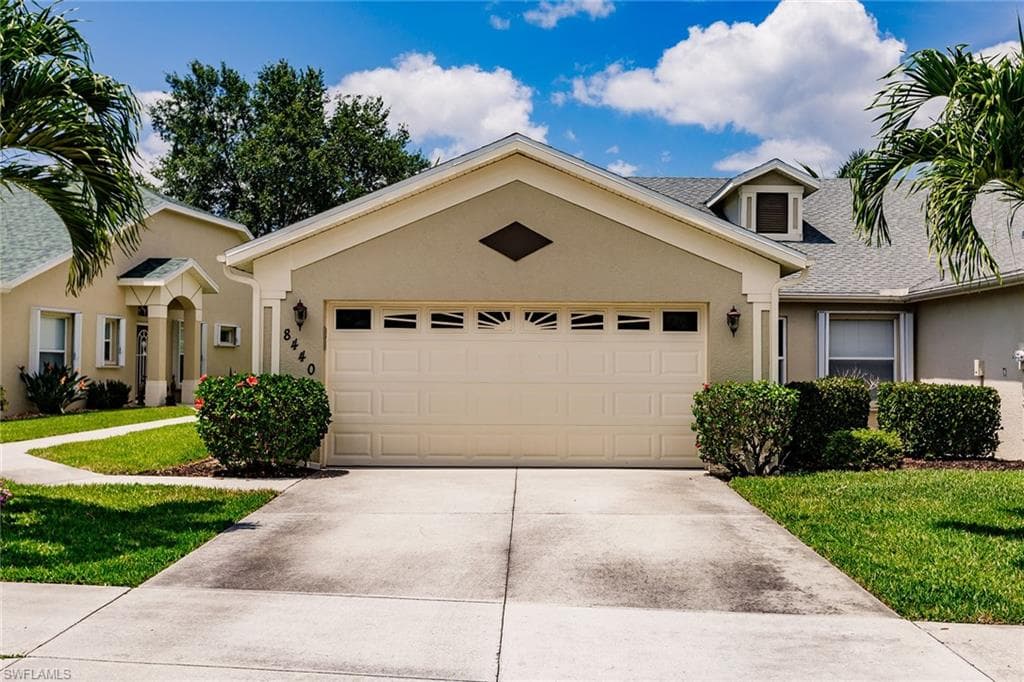 8440 Ibis Cove CIR # B260, NAPLES FL 34119-4