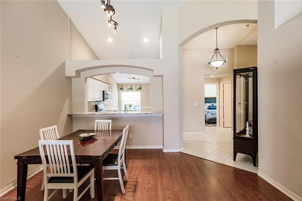 8440 Ibis Cove CIR # B260, NAPLES FL 34119-17