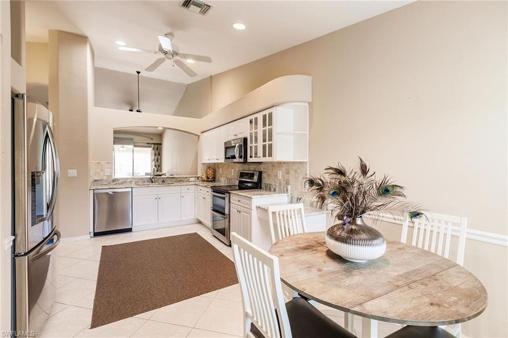 8440 Ibis Cove CIR # B260, NAPLES FL 34119-30