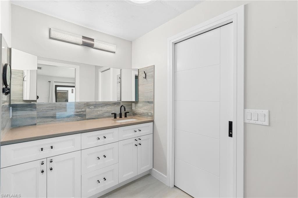 15600 Light Blue CIR, FORT MYERS FL 33908-30