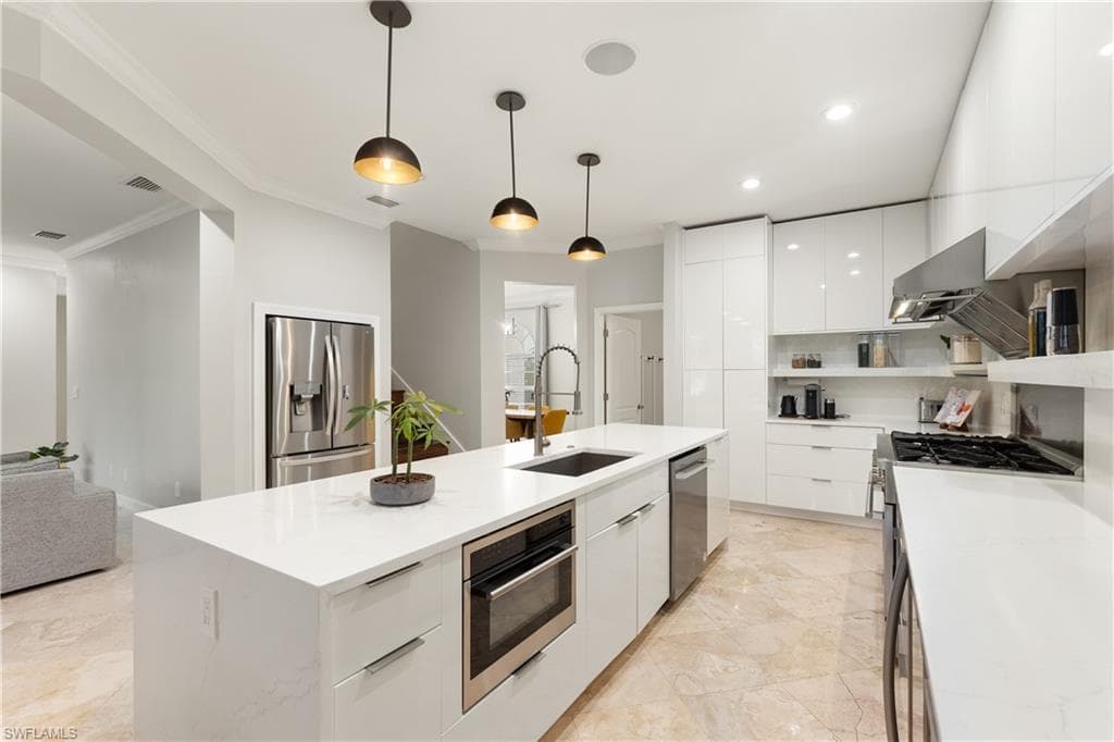 2384 Heritage Greens DR, NAPLES FL 34119-22