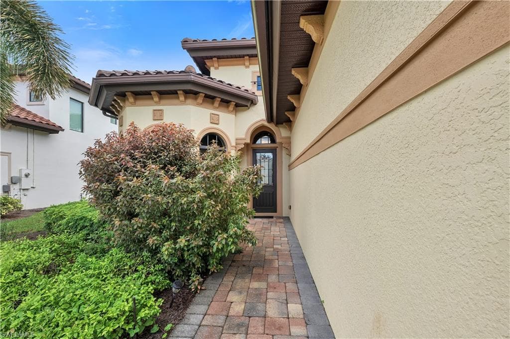 15903 Secoya Reserve CIR, NAPLES FL 34110-1