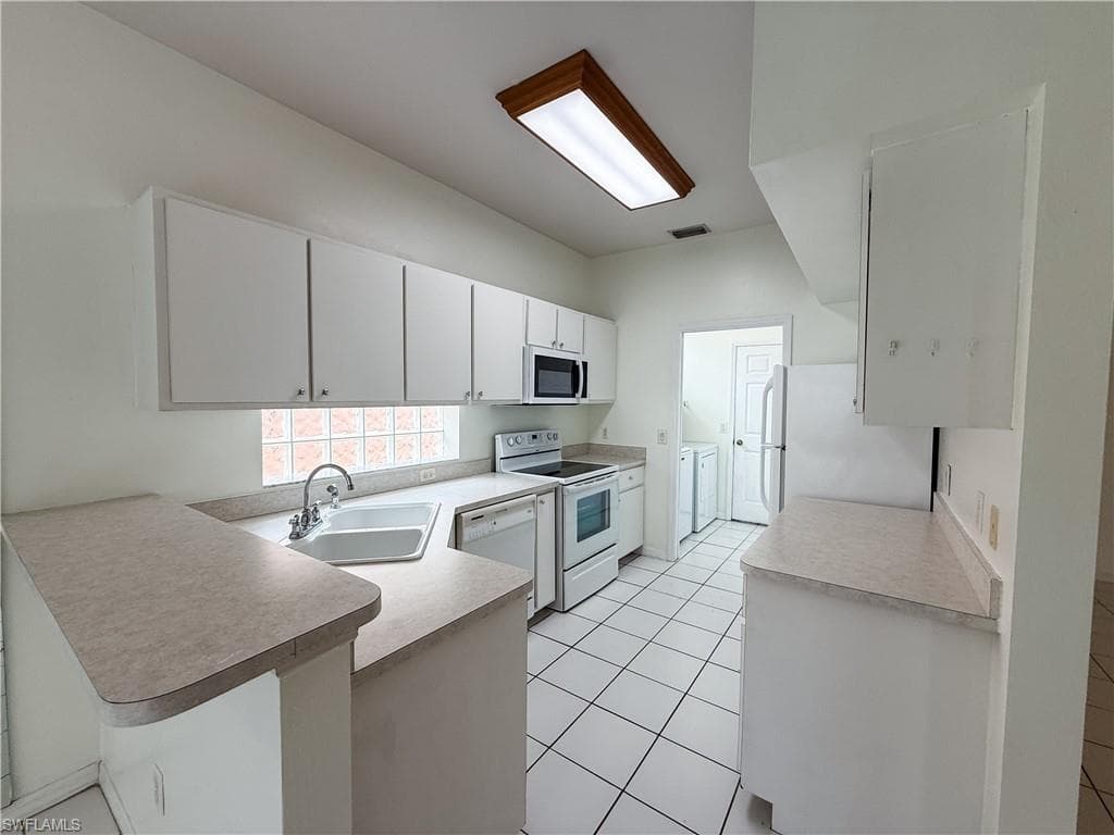 10744 Blue Bimini CIR, ESTERO FL 33928-10