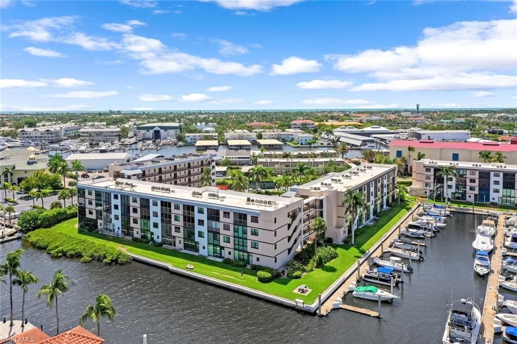 807 RIVER POINT DR # 102D, NAPLES FL 34102-6