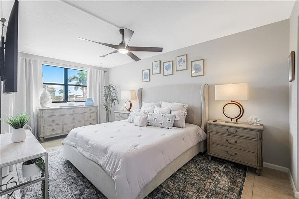 807 RIVER POINT DR # 102D, NAPLES FL 34102-4
