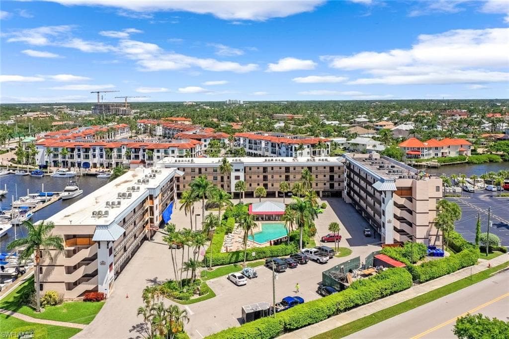 807 RIVER POINT DR # 102D, NAPLES FL 34102-7