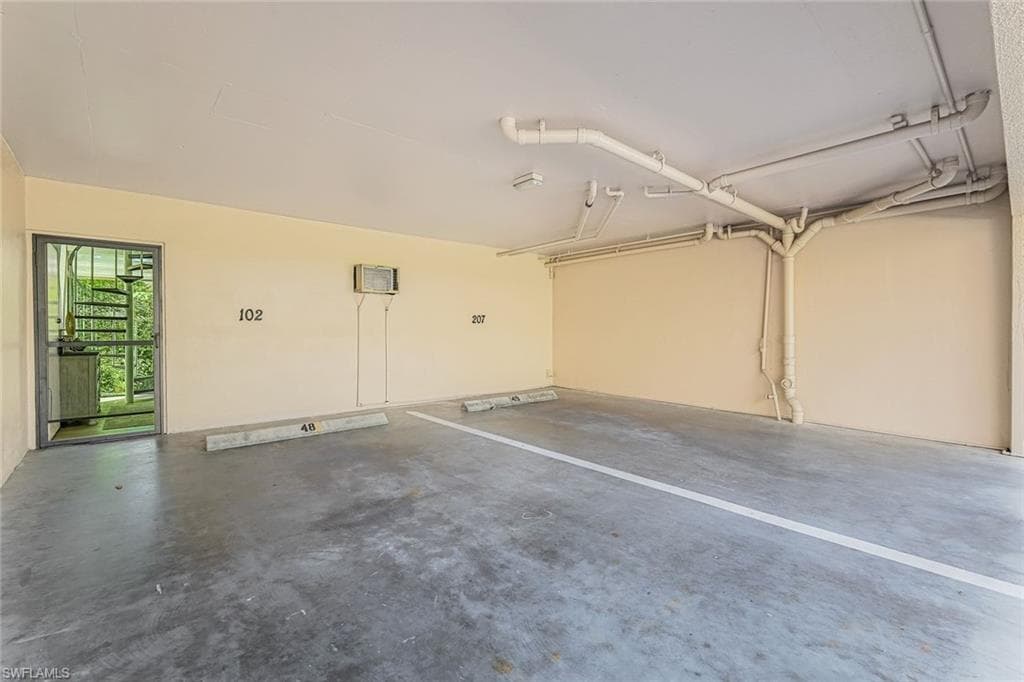 807 RIVER POINT DR # 102D, NAPLES FL 34102-24