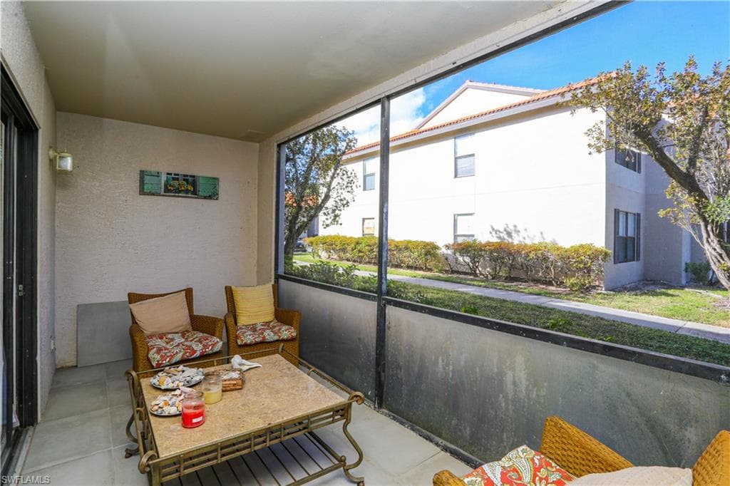 2214 Arbour Walk CIR # 2012, NAPLES FL 34109-25