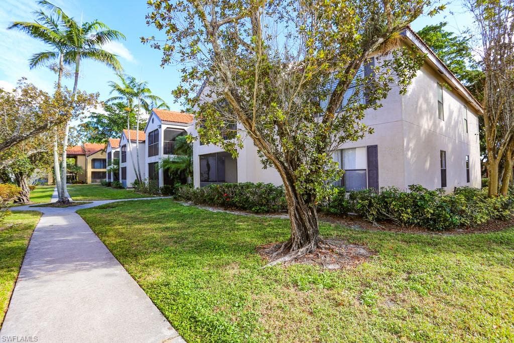 2214 Arbour Walk CIR # 2012, NAPLES FL 34109-27