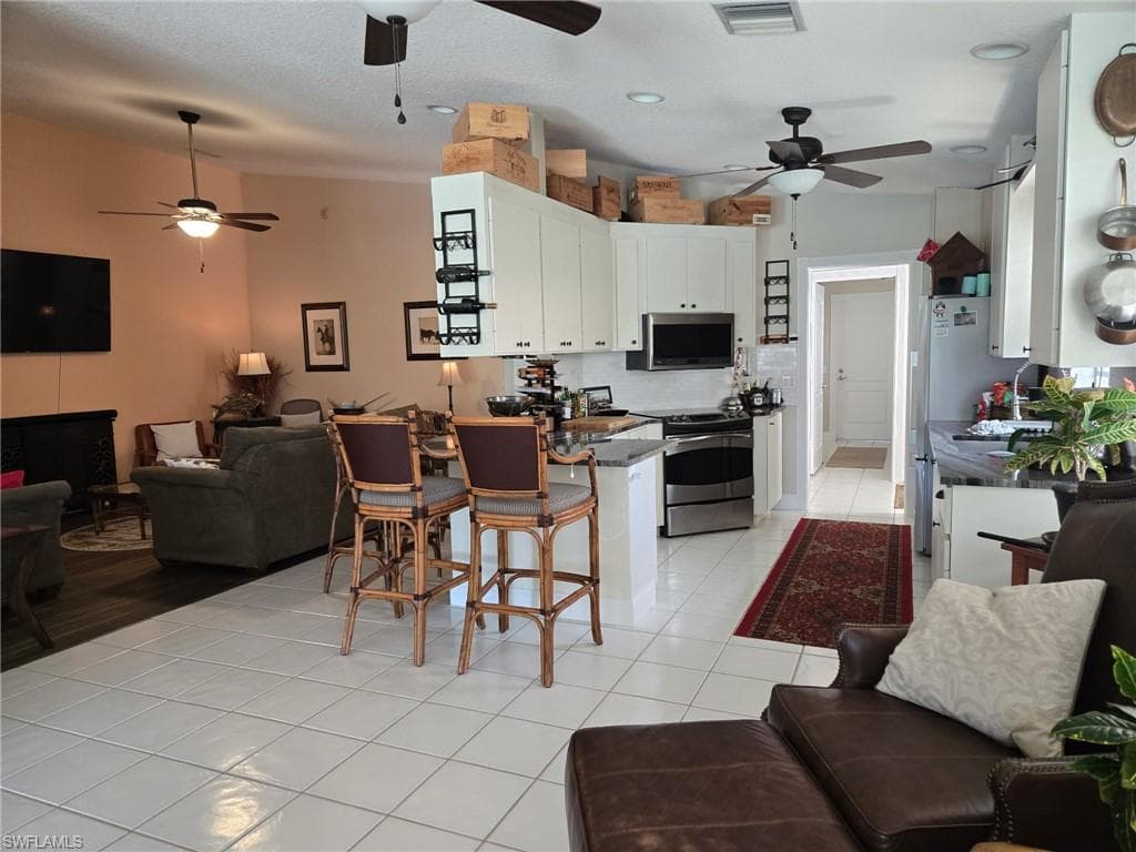 3560 El Verdado CT, NAPLES FL 34109-2