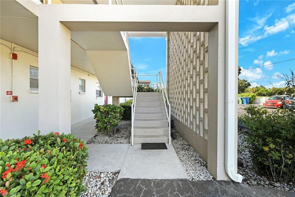 1010 Tropic TER, NORTH FORT MYERS FL 33903-20