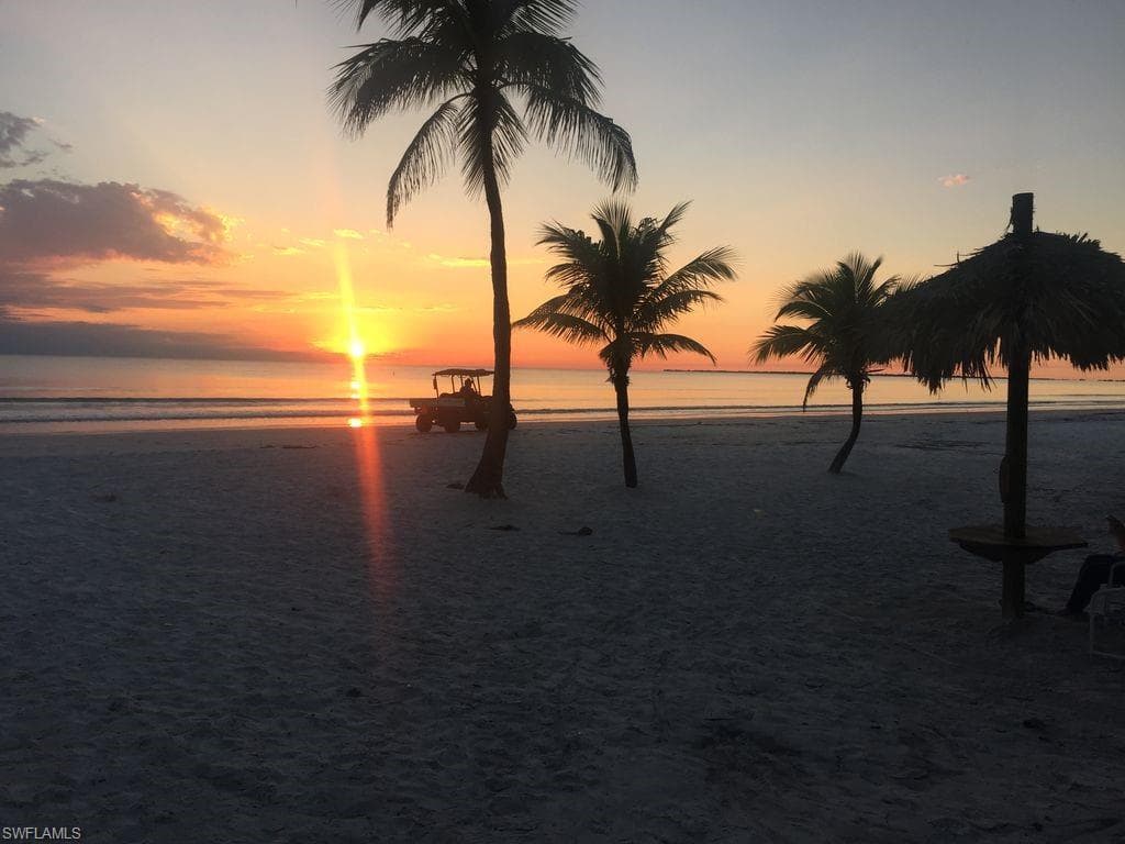 117 Hibiscus DR, FORT MYERS BEACH FL 33931-9