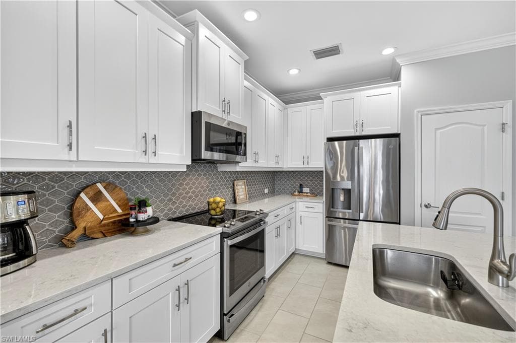 2319 Sawyers Hill RD # 705, NAPLES FL 34120-9