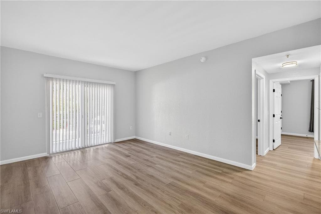 15585 Ocean Walk CIR # 215, FORT MYERS FL 33908-3