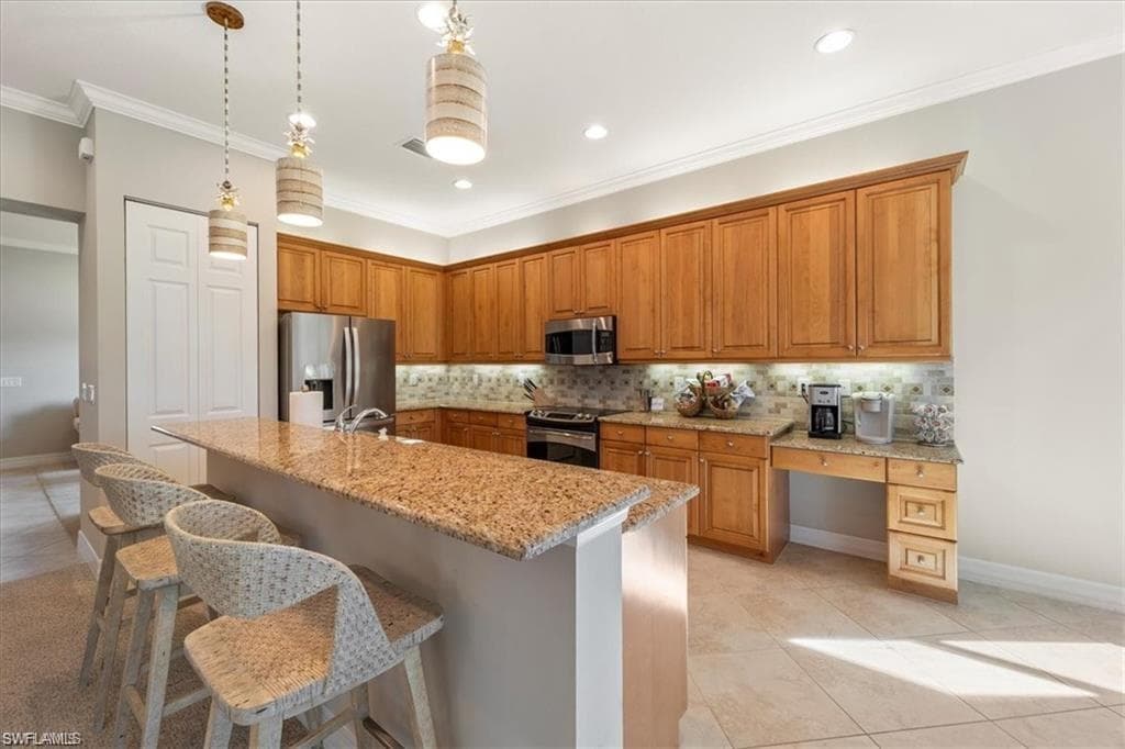 6670 Marbella LN, NAPLES FL 34105-5