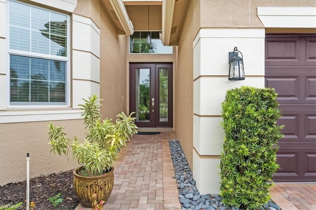 6670 Marbella LN, NAPLES FL 34105-2