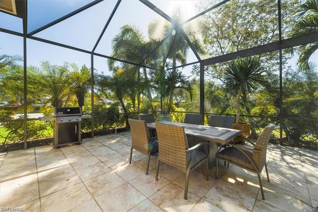 6670 Marbella LN, NAPLES FL 34105-20
