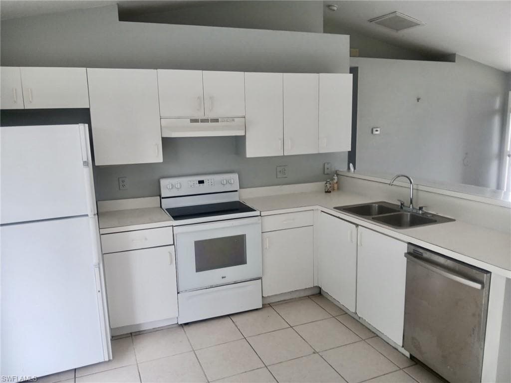 9204 Pennsylvania AVE, BONITA SPRINGS FL 34135-3