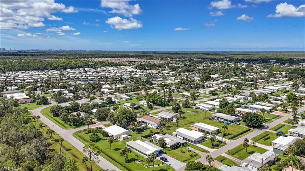 32 Sonderhen DR, NAPLES FL 34114-25