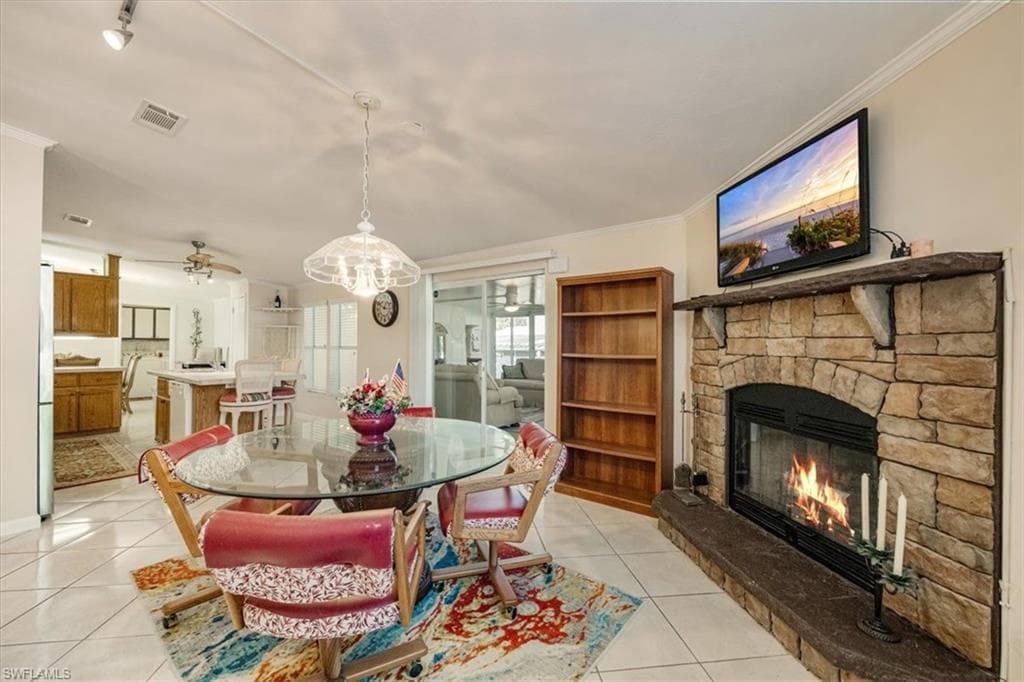 32 Sonderhen DR, NAPLES FL 34114-4