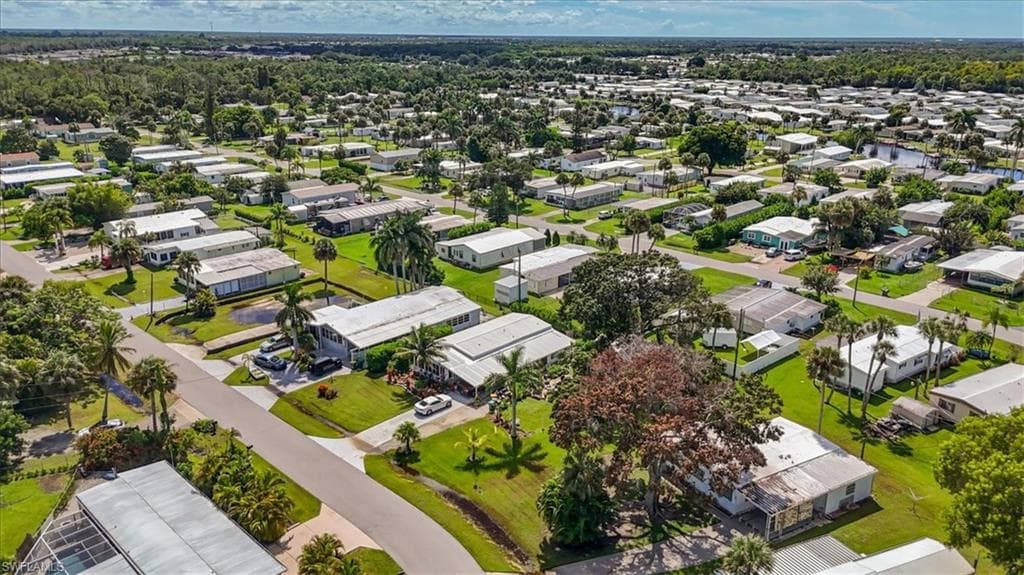 32 Sonderhen DR, NAPLES FL 34114-33
