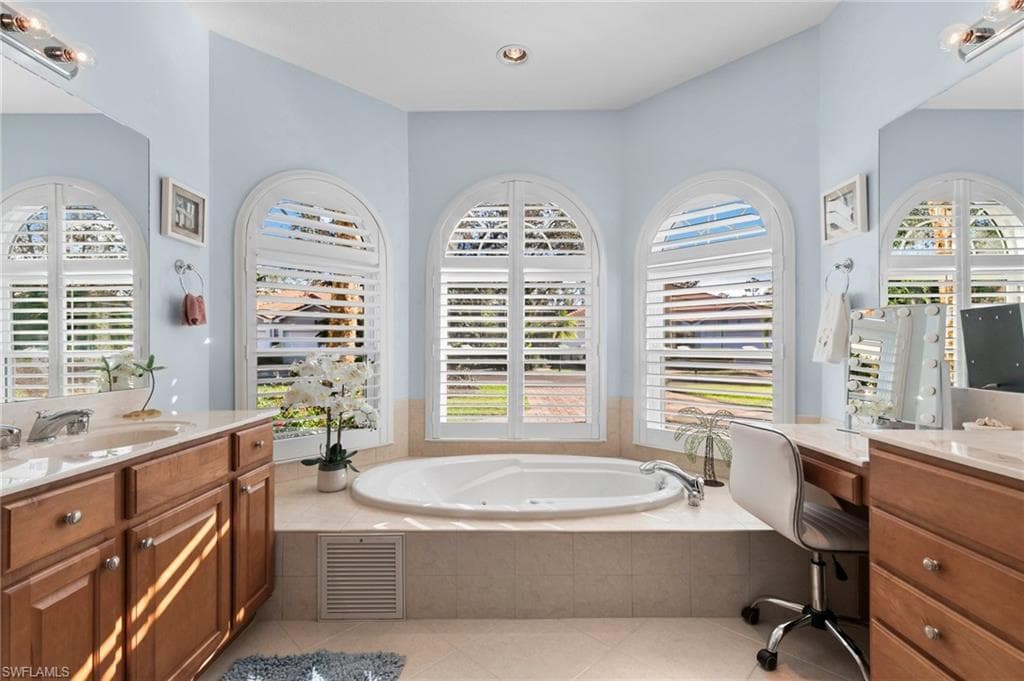 3954 Recreation LN, NAPLES FL 34116-16
