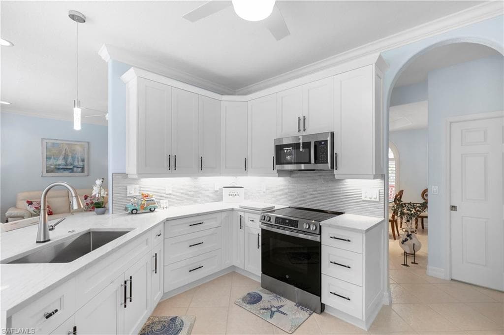 3954 Recreation LN, NAPLES FL 34116-11