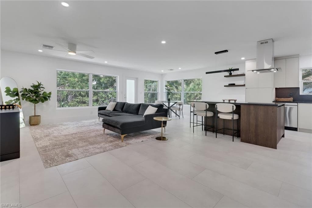 272 Yorkshire CT # 11, NAPLES FL 34112-1
