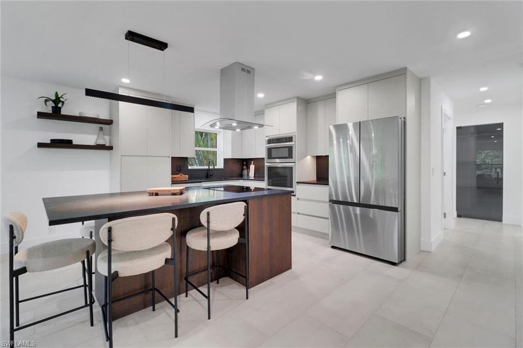 272 Yorkshire CT # 11, NAPLES FL 34112-2