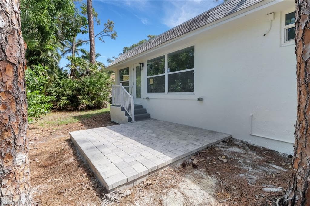 272 Yorkshire CT # 11, NAPLES FL 34112-31