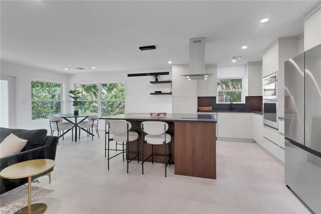 272 Yorkshire CT # 11, NAPLES FL 34112-8