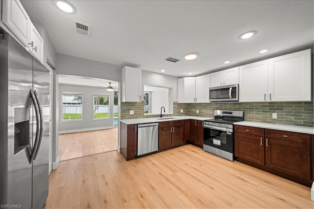 17042 Wayzata CT-4