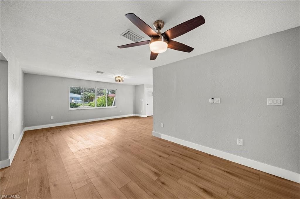 17042 Wayzata CT-8