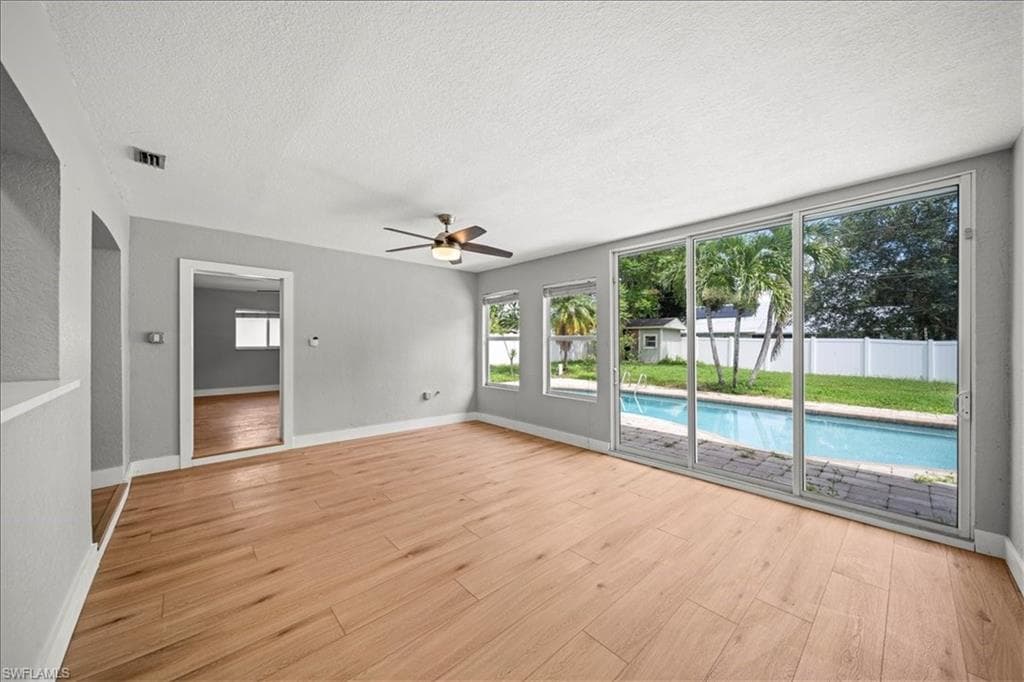 17042 Wayzata CT-9