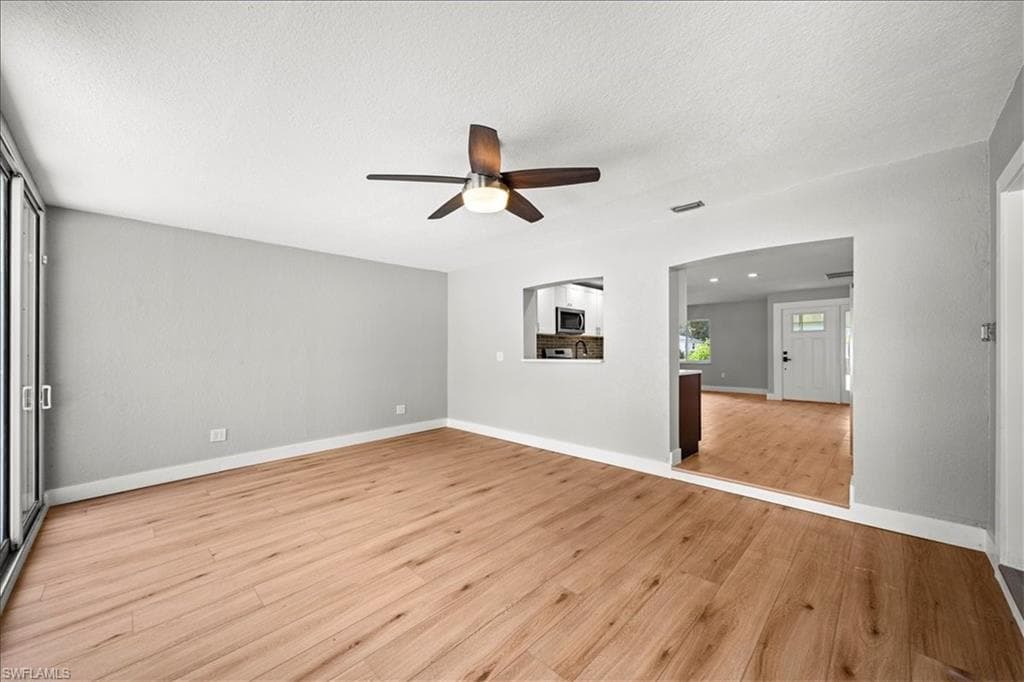 17042 Wayzata CT-18