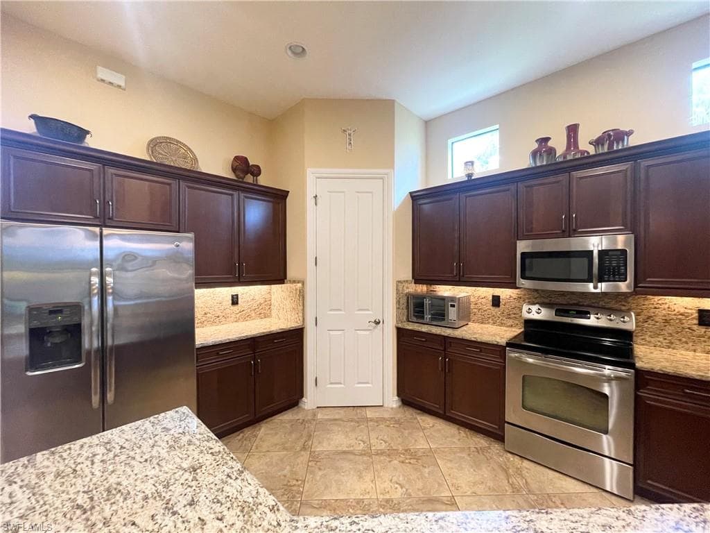 7302 Acorn WAY, NAPLES FL 34119-12