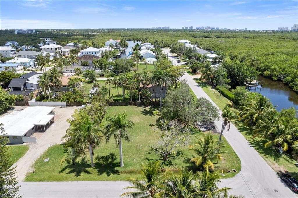 1300 Venetian WAY, NAPLES FL 34110-5