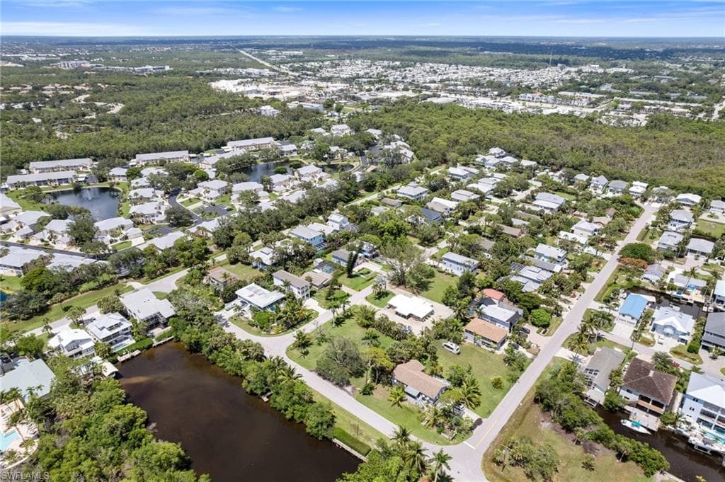 1300 Venetian WAY, NAPLES FL 34110-36