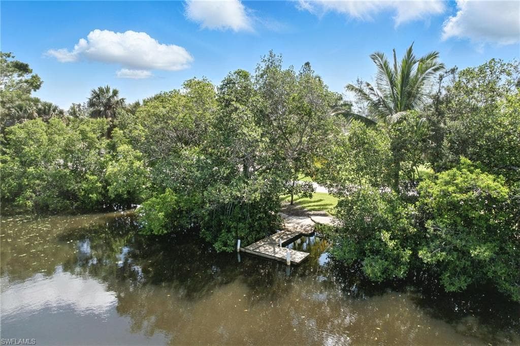 1300 Venetian WAY, NAPLES FL 34110-39